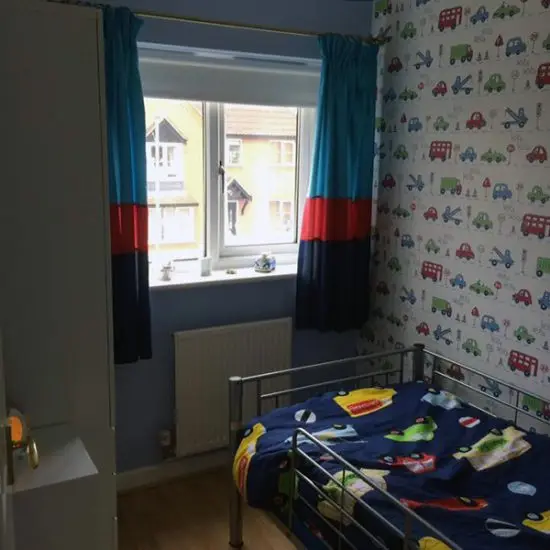 Bedroom Interior Painting & Wallpapering